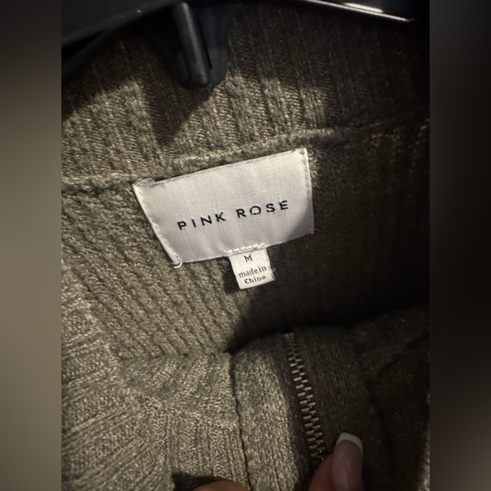 Green pullover - Picture 3 of 3